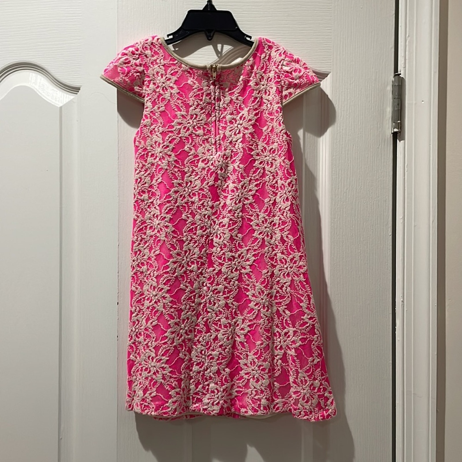 Pippa & Julie 6 Hot Bright Pink Nude Lace Short Sleeve A Line Dress W/Flower Euc — image 7 of 8